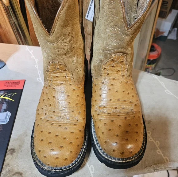 Ladies Faux Ostrich Print Ariat Fatbaby Boots - Picture 3 of 10